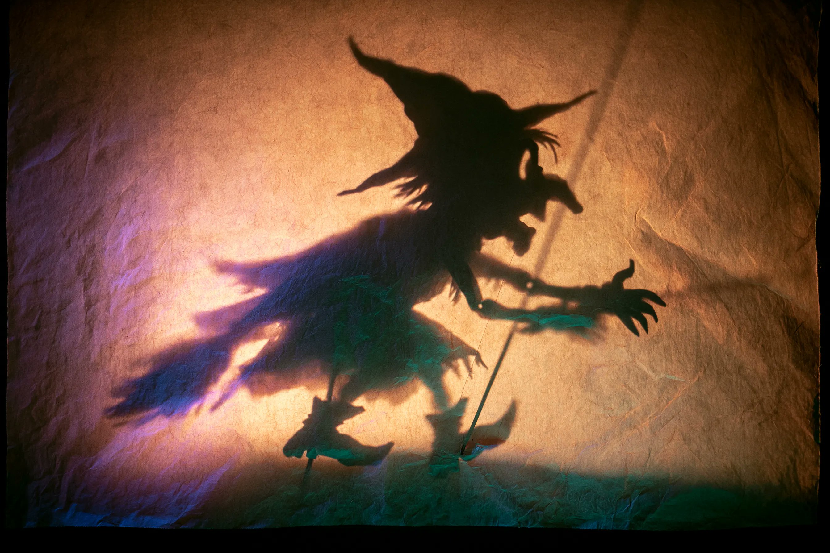Shadow Puppet Theatre 💬Prompt: A theatrical shadow puppet scene of a [… 1