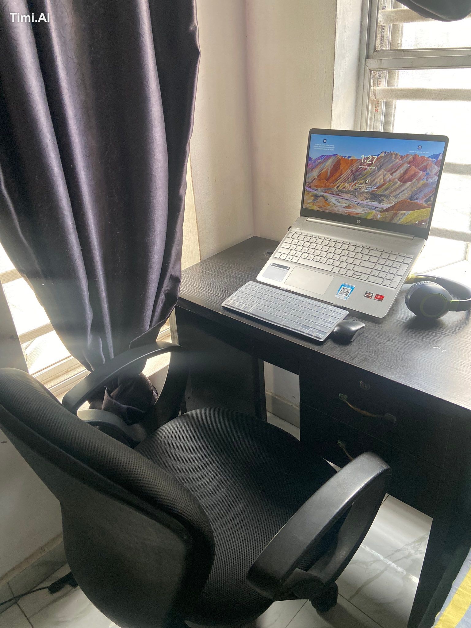The designer, the design, the workspace. Let’s see yours! 👩‍💻✨ 2