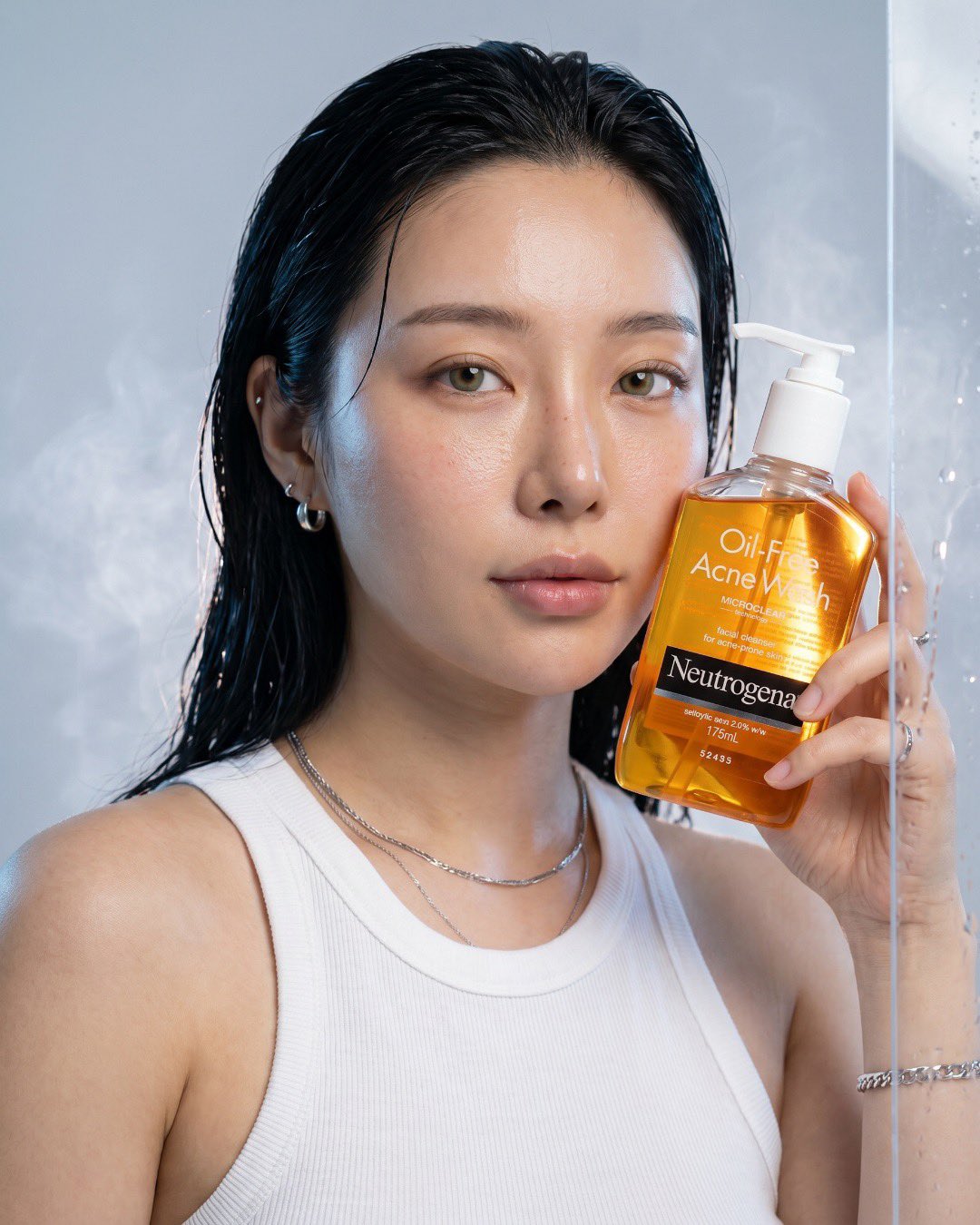Ultra-realistic luxury skincare advertisement for Neutrogena Oil-Free A…