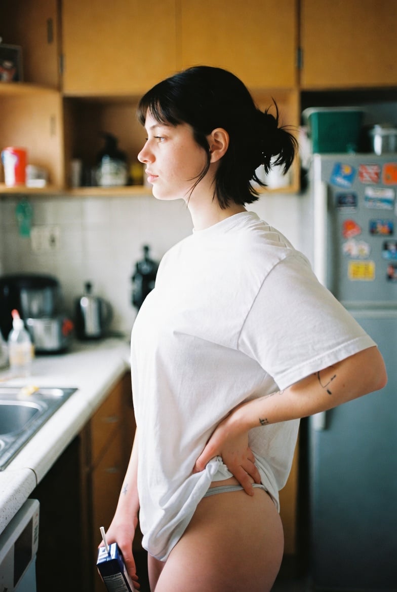 { "type": "image_generation_prompt", "style": "photorealistic, lifestyl…