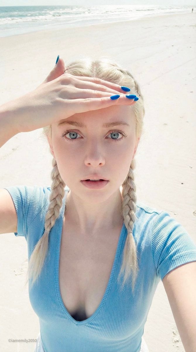 { "format": { "type": "editorial", "intent": "candid/selfie/accidental"…